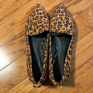 Size 10 pointy toe, animal print flats NWOT